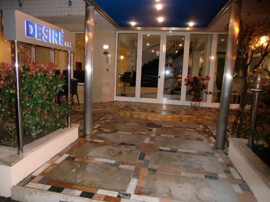 Hotel Desire' Риччоне Екстер'єр фото